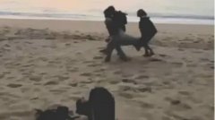 马国三男涉在东海岸海滩偷海龟蛋  一人
